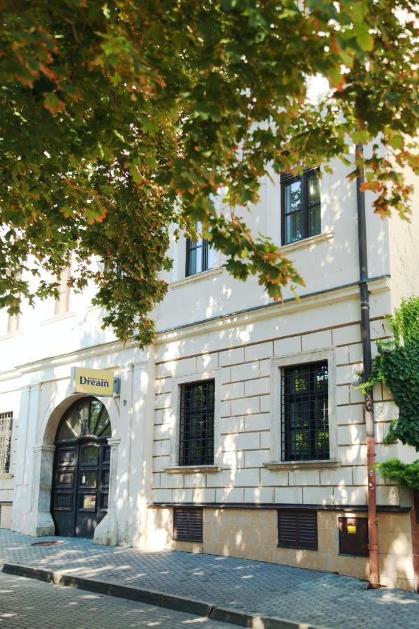 Hotel Dream Трнава Екстер'єр фото
